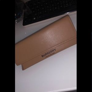 Burberry eyeglasses case and cleaning cloth